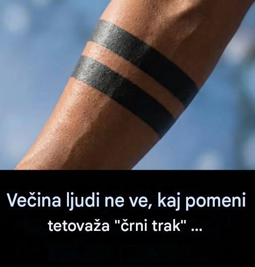 Ljudje se nenehno sprašujejo o pomenu tetovaž s črnim trakom – toda tisto, kar je videti kot preprost minimalističen dizajn, pogosto skriva globoko osebne zgodbe o žalosti, moči, preobrazbi in identiteti, medtem ko se po internetu še naprej širijo viralne spletne govorice o skrivni simboliki, zaradi česar so mnogi presenečeni nad čustveno resnico, ki se skriva za priljubljenim trendom tetovaž.