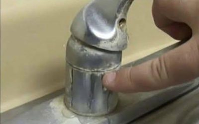 Kako očistiti madeže trde vode iz umivalnika ali pipe