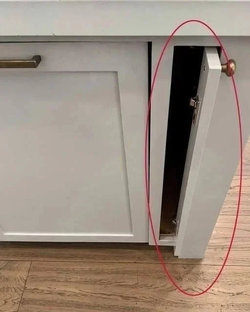 Ima kdo kakšno idejo, čemu se tole uporablja? Zdi se mi zapravljanje denarja.👇🏼👇🏼💬