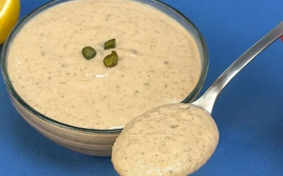Moja “pametna” tunina solata brez majoneze je pripravljena v 10 minutah in potrebuje le malo olja: lahko jo namažem, kolikor želim, vsebuje le 115 kcal!